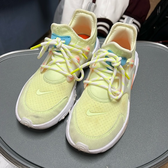 Nike React Shoes - Picture 1 of 2